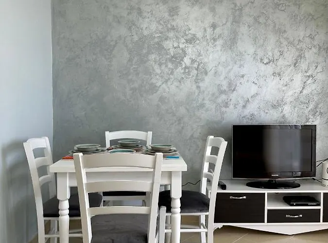 Lägenhet For Rent Piqeras, Sarande