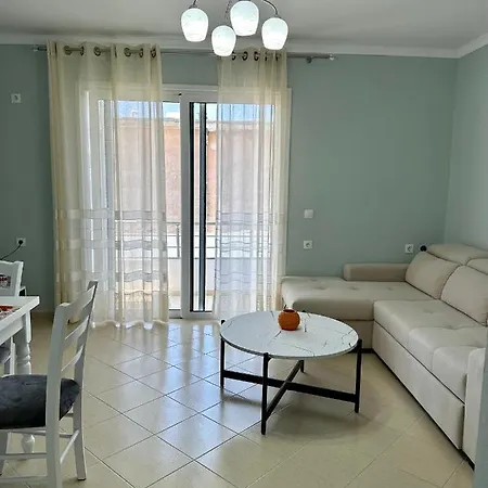 For Rent Piqeras, Sarande Daire *