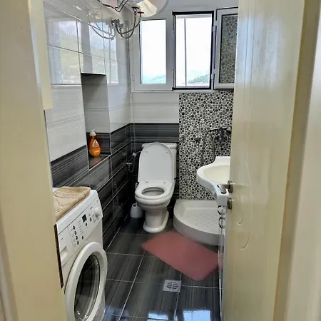 For Rent Piqeras, Sarande Piqeras